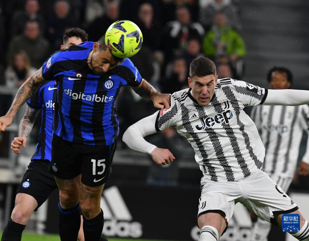 陈培东关键时刻发挥神勇，广厦队展现顽强斗志（陈培东关键时刻神勇发威，广厦队顽强拼搏）