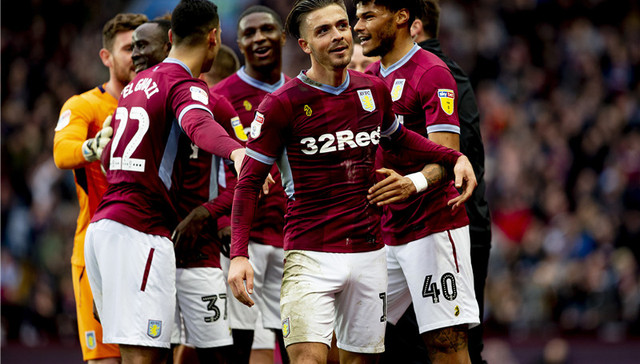 NBA半场：祖巴茨14分，快船54-51领先火箭（NBA半场战况：祖巴茨砍下14分，快船以54-51暂时领先火箭）