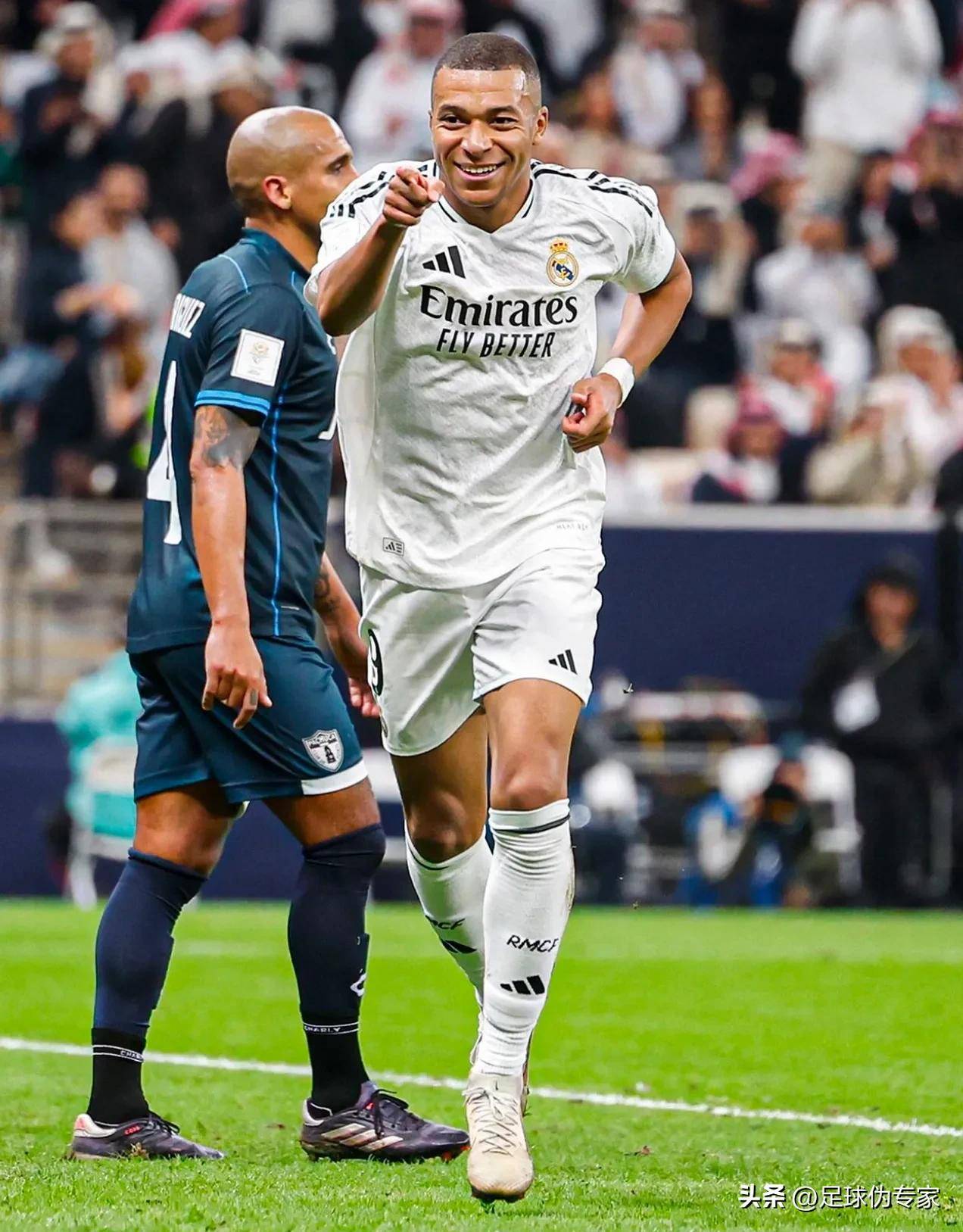 太准了！克雷伊奇半场6中5高效拿下16分1板 首节11分（准星爆棚！克雷伊奇半场6投5中高效砍下16分1篮板，首节独取11分）