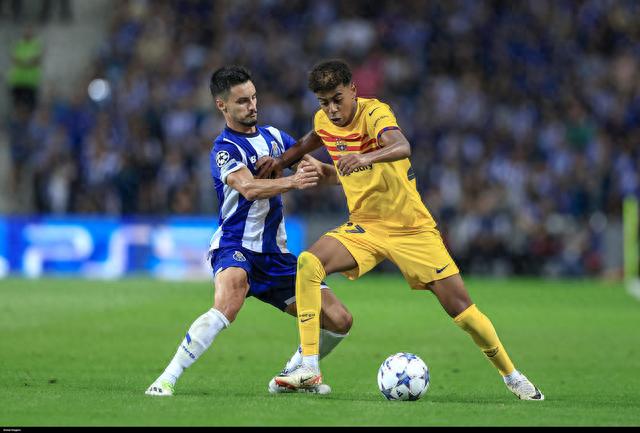 轻伤不下火线！记者：姆巴佩左手无名指骨折，但仍将出战曼城