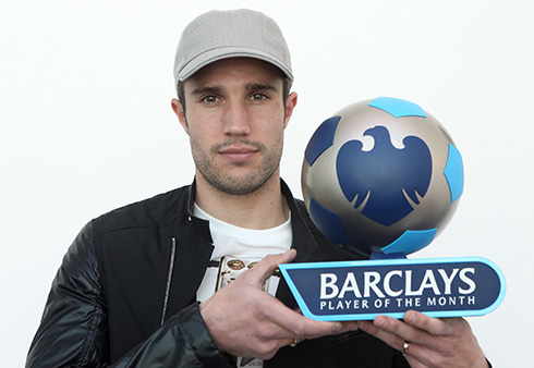 双李连线！李添荣发底线球送击地妙传 李弘权起飞双手暴扣（双李默契连线：李添荣底线击地妙传，李弘权腾空双手重扣）